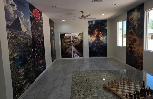 Glendale House | Gallery on 59th homestay NOT A HOTEL