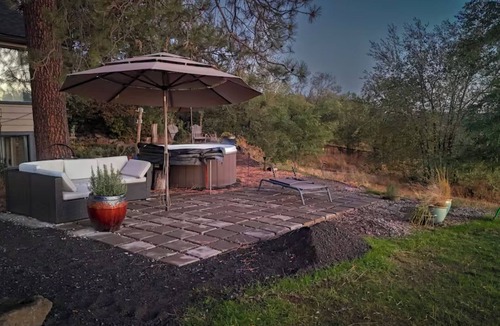 Cliff - Cannon Apartment | Garden Bodega on Sunset Ridge, Near Downtown, Hot tub, all with Panoramic View