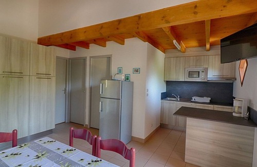 Calcatoggio Apartment | Garden Level Apartment, 3 Bedrooms, 6 Sleeps, Close to Beach in Calcatoggio