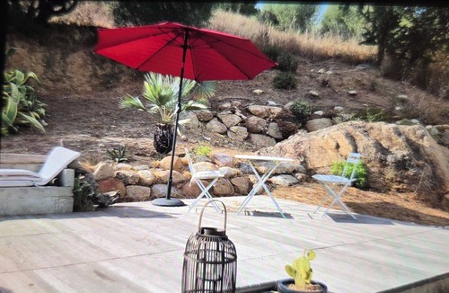 Serra-di-Ferro House | Garden level for rent in typical Corsican house.