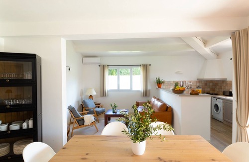 Lecci Villa | GARDEN VILLA 3 MINUTES WALK FROM CALA ROSSA BEACH - RESIDENCE MARINA ROSSA