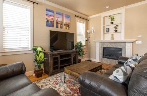 King House | Garfield 2BR - New Build - Foodie-Friendly Stay