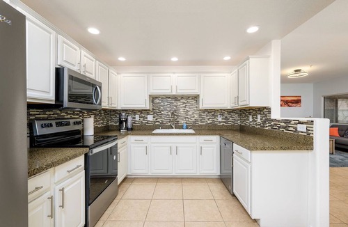 North Scottsdale Condo | Gated 2/2 in Great North Scottsdale Location
