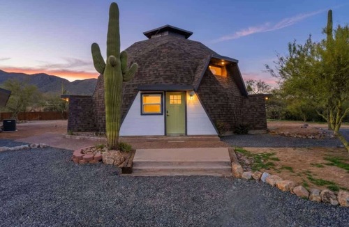 Tanque Verde House | Geodesic Dome Retreat Under the Stars