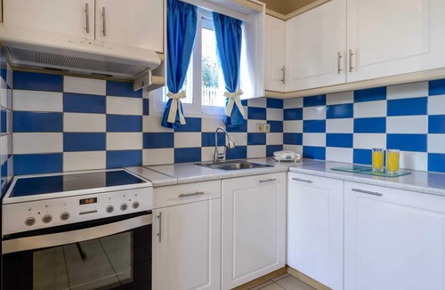 Mousata Apartment | Gerasimos Studio | Nikos & Vassilis Apartments