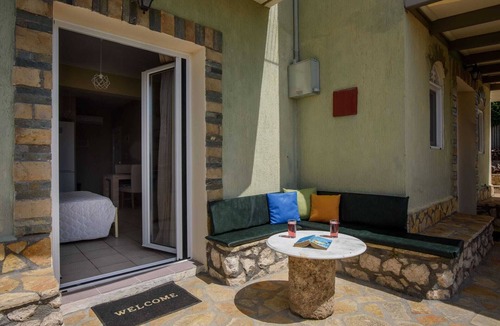 Mousata Apartment | Gerasimos Studio | Nikos & Vassilis Apartments