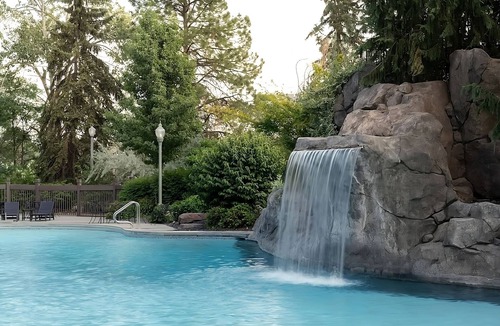 Riverside Hotel | Get Ready for Blissful Getaway! Pet-Friendly, Near Spokane Arena