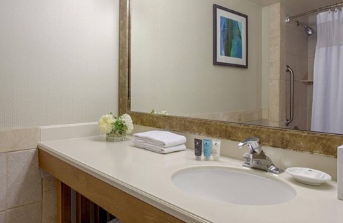 Downtown Resort | GETAWAY DEAL! THREE GREAT UNITS & FREE PARKING!