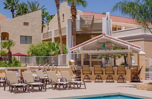 Downtown Resort | GETAWAY DEAL! THREE GREAT UNITS & FREE PARKING!