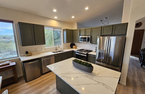 Rancho Agua Dulce House | Getaway Desert Oasis with Pool, Hot Tub, Privacy, Stunning Views !