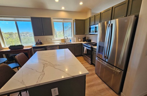 Rancho Agua Dulce House | Getaway Desert Oasis with Pool, Hot Tub, Privacy, Stunning Views !