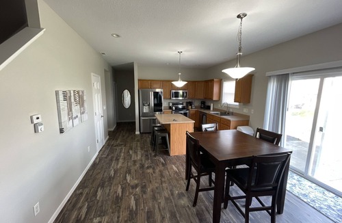 Huntertown House | Giant Jacobus! 5 Bedroom Mini Mansion! Sleeps 14+