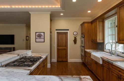 Sun Valley House | Gimlet Family Home | Close to Lift with Hot Tub!