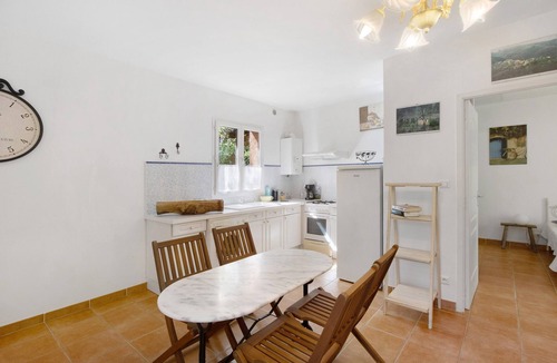 Appietto House | Gite u casale, Borgu Ground-Floor Apartment with 1 Bedroom in a Large Park