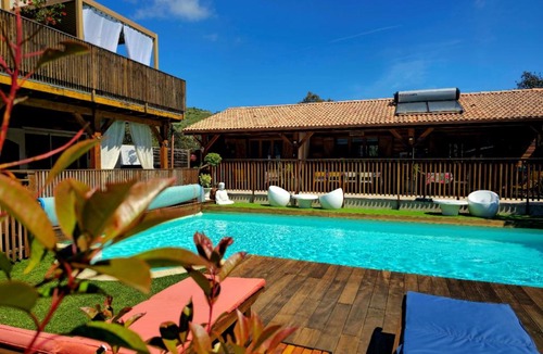 Omessa Bed & Breakfast | GITES O FIL DE L'EAU piscine spa accès rivière