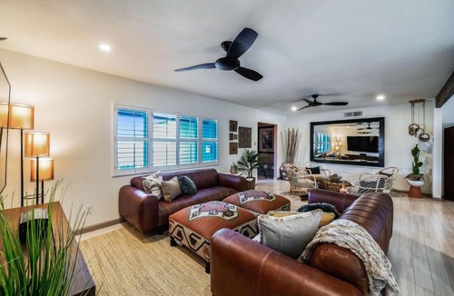 Scottsdale Country Acres House | Glamorous Renovated Desert Oasis Heated Pool Tub
