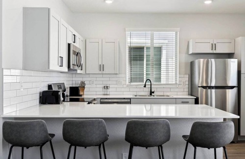 Sundance House | Gleaming Contemporary Home in Canopy w/Pool,BBQ