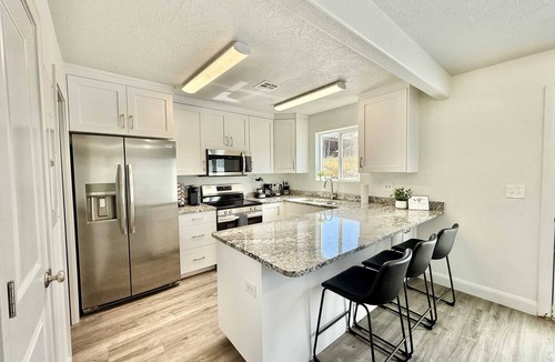 Glendale House | Glendale Townhome | Hot Tub Near Zion & Bryce