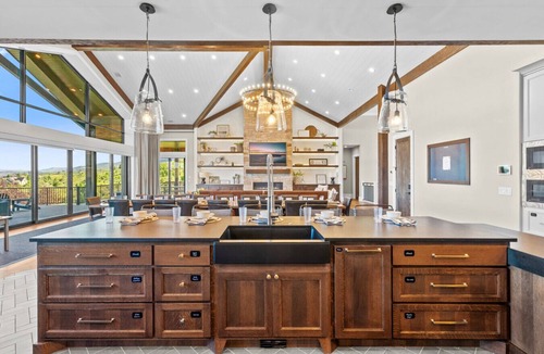 Fish Haven Cabin | Glenn Haven: Make your next family reunion, corporate retreat, or special event unforgettable.