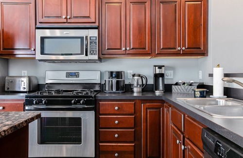 Roseland House | Golden Dome Getaway<>Townhome 1.5 mi To ND