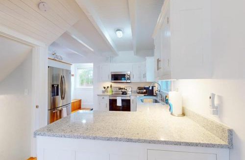 Buzzards Bay House | Golden Slumbers