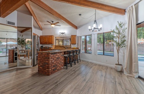 East Mesa House | Golf Course View, Sleeps 10, Remodeled Vacation Getaway, Pool, Putt Green, Fire Pit, Pool Table