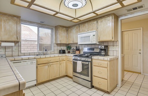 Silver Lakes Country Club House | Golf, Fish & More! Peaceful Home in Helendale
