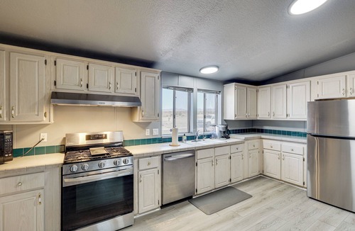 Fort Mohave House | Golf, Fish & Unwind! Group Getaway in Fort Mohave