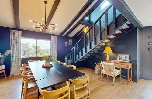 Show Low House | Golf, Hike & More! Sprawling Retreat in Show Low