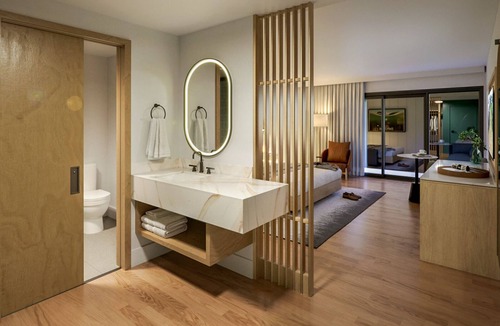 Rancho Santa Fe Hotel | Golf View King Fireplace | Short Drive to the Beaches & Outdoor Adventure