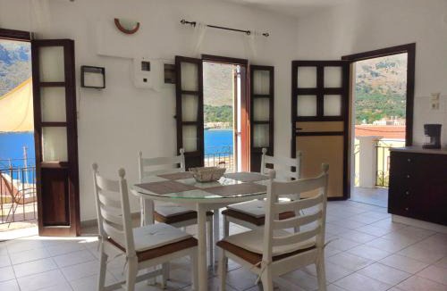 Pedi House | Gompos Apartment - Cozy Apartment next to the sea - Amazing Sea View