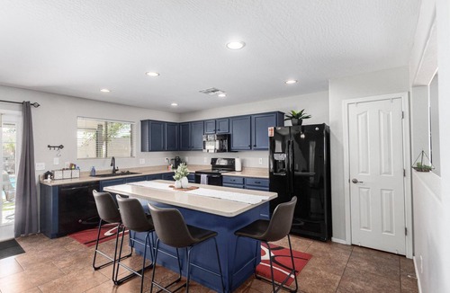 Pecan Creek House | Gorgeous 3 bed/2.5 Bath w/Pool in San Tan Valley