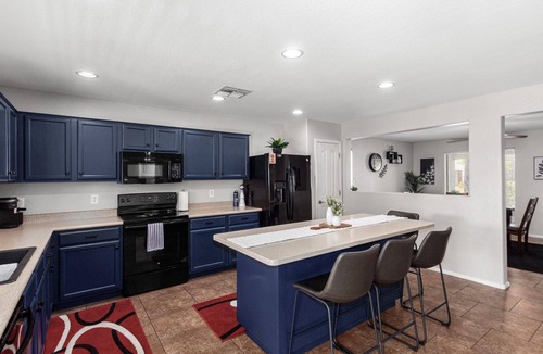 Pecan Creek House | Gorgeous 3 bed/2.5 Bath w/Pool in San Tan Valley