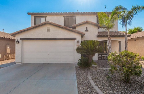 Pecan Creek House | Gorgeous 3 bed/2.5 Bath w/Pool in San Tan Valley