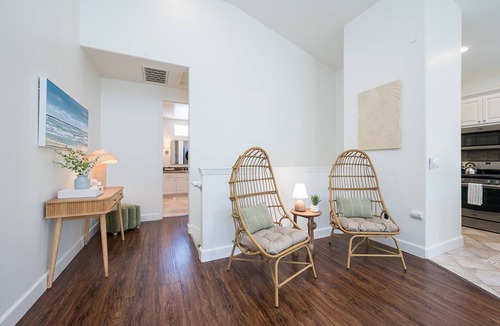 Downtown House | Gorgeous 3BR One block to beach!