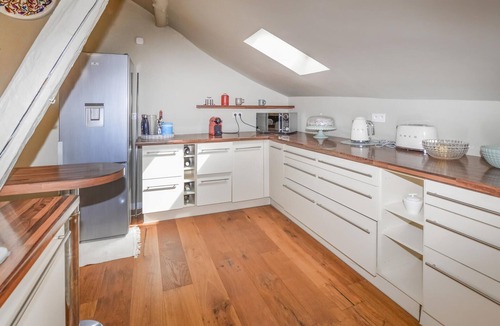 Bastia Apartment | Gorgeous apartment in Bastia with house sea view