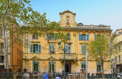 Bastia Apartment | Gorgeous apartment in Bastia with house sea view