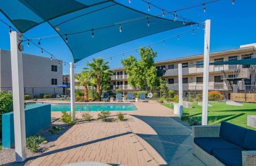Goebel Apartment | Gorgeous CozySuites Camelback w/pool, parking! 06