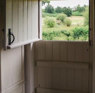New Forest District House | Gorgeous English Farmhouse Holiday Cottage for 9 and a half