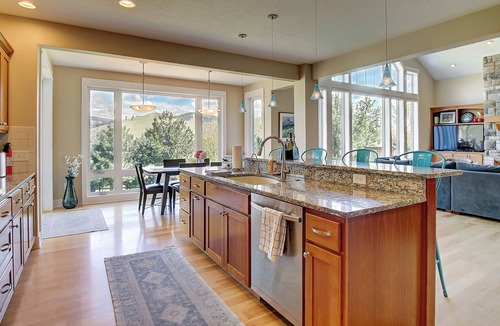 Grant Creek House | GORGEOUS MOUNTAIN VIEW HOME IN PREMIER MISSOULA NEIGHBORHOOD with 6 Bedrooms!
