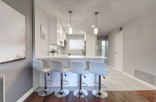 Fashion Square House | Gorgeous Old Town Scottsdale Townhouse by Fashion Square