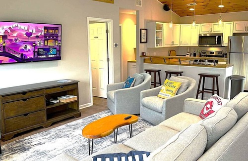Kelleys Island House | Gorgeous Open Floor Plan Island Home-4bdrm/2bthrm