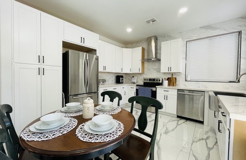 Mesa House | Gorgeous Sanctuary: A Cozy 3- Bedrooms Hide-out in Mesa
