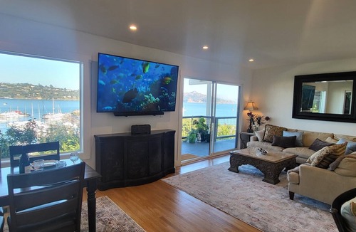 Sausalito House | Gorgeous Sausalito Two-Bedroom