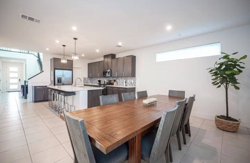 Henderson House | Gorgeous Strip View House with Telescope and Hot Tub