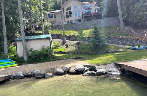 Priest River House | Gorgeous Waterfront Pend Oreille River -near Priest River Sagle Sandpoint