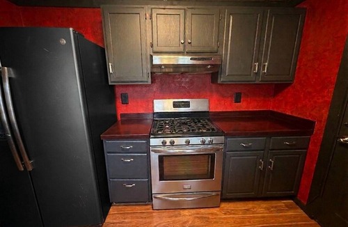 Mansfield House | Gothic Manor. Private home. Whole house. 2-bedroom home with AC and laundry