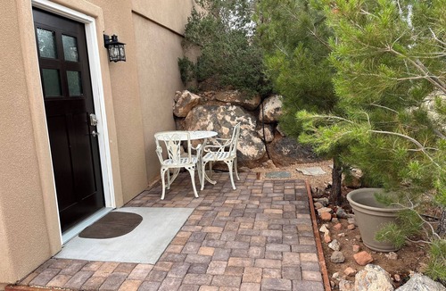 Hurricane Apartment | Gould’s Hideaway, off street parking, close to Sand Hollow, Quail & Zion.