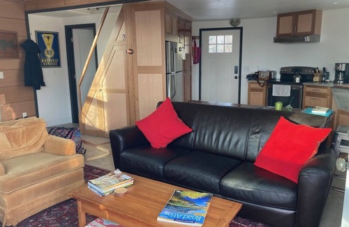 Philipsburg House | Grain Bin House in the Heart of Philipsburg