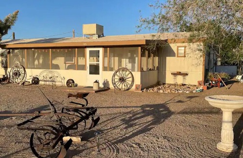 Meadview House | Grand Canyon 3bd/2ba with bonus rooms and bbq area/Pets OK